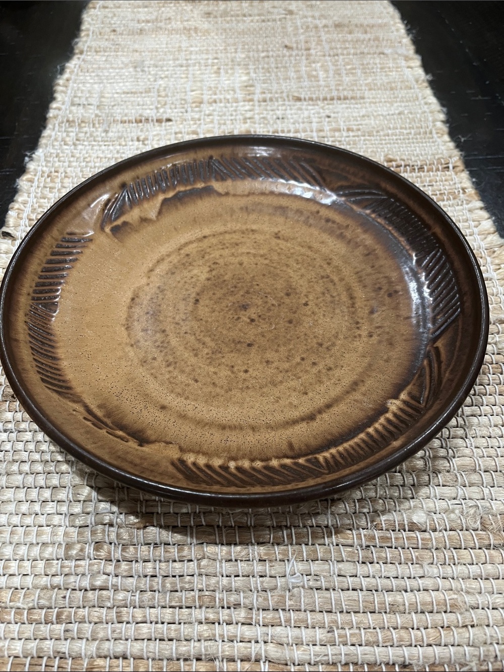 Carole THOMSON Owen pottery plate/bow